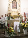 Brzezie: Biskup Włocławski poświęcił witraże i chrzcielnicę